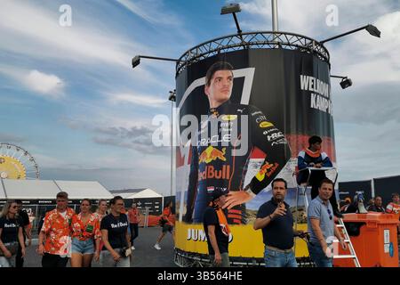 2 settembre 2022, Zandvoort, Paesi Bassi: 2 settembre 2022, Zandvoort, Paesi Bassi: i fan di MAX VERSTAPPEN partecipano al Gran Premio di Formula 1 olandese sul circuito di Zandvoort il 2 settembre 2022 a Zandvoort, Paesi Bassi. (Immagine di credito: © Beata Zawrzel/ZUMA Press Wire) Foto Stock