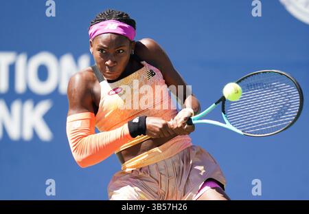 12 agosto 2022, Toronto, Ontario, Canada: COCO GAUFF colpisce un tiro durante la sua partita contro Simona Halep. Gauff ha perso 6-4, 7-6. (Immagine di credito: © Arlyn McAdorey/ZUMA Press Wire) Foto Stock