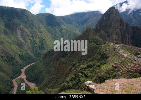 Machu Picchu, Cusco, Perù - 15 marzo 2017: Una delle sette meraviglie del mondo, Machu Picchu è una cittadella inca nelle Ande del Perù Foto Stock