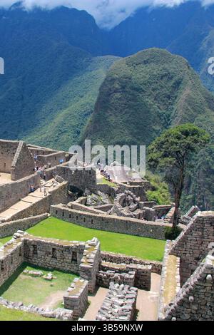 Machu Picchu, Cusco, Perù - 15 marzo 2017: Una delle sette meraviglie del mondo, Machu Picchu è una cittadella inca nelle Ande del Perù Foto Stock