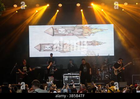 18 giugno 2021, Odessa, Ucraina: La performance della band è stata vista sul palco del Summer Theater ''Gorsad''. TNMK o Tanok na Maidani Kongo letteralmente ''Dance at the Congo Square'' - è il gruppo hip-hop ucraino di maggior successo. (Immagine di credito: © Viacheslav Onyshchenko/SOPA Images via ZUMA Press Wire) Foto Stock