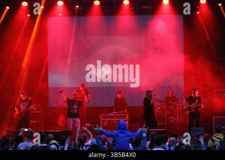 18 giugno 2021, Odessa, Ucraina: La performance della band è stata vista sul palco del Summer Theater ''Gorsad''. TNMK o Tanok na Maidani Kongo letteralmente ''Dance at the Congo Square'' - è il gruppo hip-hop ucraino di maggior successo. (Immagine di credito: © Viacheslav Onyshchenko/SOPA Images via ZUMA Press Wire) Foto Stock