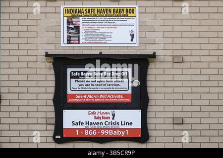 7 settembre 2022, Carmel, IN, Stati Uniti d'America: Safe Haven Baby Box drop off in the wall of the Carmel Fire Department Station 45 vicino Indianapolis, 7 settembre 2022 a Carmel, Indiana. (Immagine di credito: © Richard Ellis/ZUMA Press Wire) Foto Stock