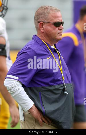 16 aprile 2022: Il capo allenatore della LSU Brian Kelly guarda la linea offensiva fare esercitazioni durante l'ultima settimana di allenamento primaverile al Tiger Stadium di Baton Rouge, LOUISIANA. Jonathan Mailhes/CSM(immagine di credito: © Jonathan Mailhes/CSM via ZUMA Press Wire) Foto Stock