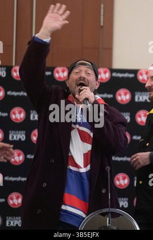 22 aprile 2022, Calgary, Alberta, Canada: Kevin Smith si unisce a Jason Mews sul palco della riunione di â€œJay & Silent Bobâ€ al Calgary Comic and Entertainment Expo (Credit Image: © Baden Roth/ZUMA Press Wire) Foto Stock
