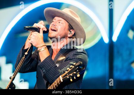 17 agosto 2022, Mountain View, CA, Stati Uniti: Bear Rinehart di NEEDTOBREATHE si esibisce al Shoreline Amphitheatre il 17 agosto 2022 a Mountain View, California. (Immagine di credito: © imageSPACE tramite ZUMA Press Wire) Foto Stock