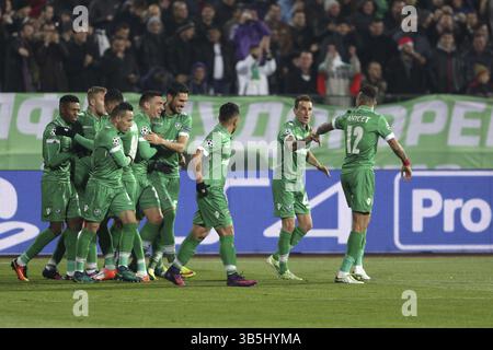 Sofia, Bulgaria - 1 novembre 2016: I giocatori del Ludogorets festeggiano dopo aver segnato durante la partita di calcio della UEFA Champions League tra il Ludogorets Razgrad Foto Stock