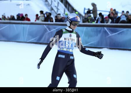 Andreas Wellinger (SC Ruhpolding) alla qualificazione per la gara inaugurale di salto con gli sci del 73° Torneo Four Hills di Oberstdorf, Oberstdorf, Foto Stock