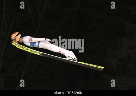 Stefan Kraft (Austria / AUT) alla qualificazione per l'evento inaugurale di salto con gli sci del 73° Torneo Four Hills di Oberstdorf, Oberstdorf, Germa Foto Stock
