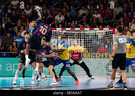 22 settembre 2022, Barcellona, Barcellona, Spagna: Dika Mem del FC Barcelona in azione durante la partita della EHF Champions League tra FC Barcelona e Lomza industria Kielce al Palau Blaugrana il 22 settembre 2022 a Barcellona, Spagna. (Immagine di credito: © Javier Borrego/AFP7 via ZUMA Press Wire) Foto Stock