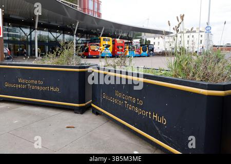 Stazione degli autobus di Gloucester Transport Hub, Station Road, Gloucester, Gloucestershire, Regno Unito - 1 maggio 2025 immagine di Andrew Higgins/Thousand Word Media Ltd © Foto Stock