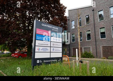 Quayside House, base per i servizi sanitari del NHS e gli uffici governativi locali, Gloucester, Gloucestershire, Regno Unito - 1 maggio 2025 foto di Andrew Higgins/Thou Foto Stock