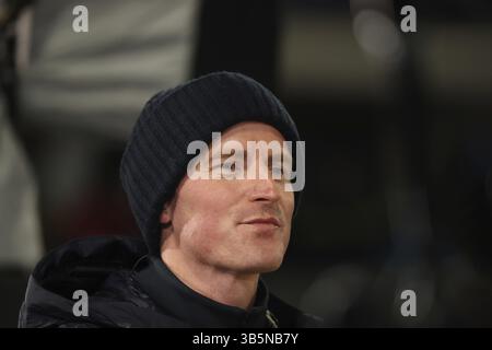 Ex saltatore di sci e pundit televisivo Severin Freund (WSV DJK Rastbuechl) alle qualifiche per l'evento di apertura di salto con gli sci del 73° Four Hills Tour Foto Stock