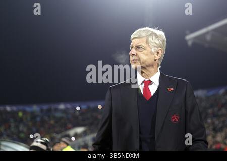 Sofia, Bulgaria - 1 novembre 2016: L'allenatore di Arsebal Arsene Wenger secondi prima della partita di calcio della UEFA Champions League tra Ludogorets Razgrad e A. Foto Stock
