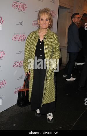 Lorraine Ashbourne alla serata stampa di "Long Day's Journey into Night", Wyndham's Theatre, Charing Cross Road, martedì 2 aprile 2024 a Londra, Inghilterra, Regno Unito. CAP/CAN ©CAN/Capital Pictures Foto Stock