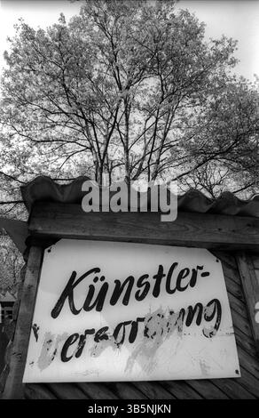 Germania, Berlino, 25 aprile 1992, Kuenstlerversorgung, teatro all'aperto a Volkspark Friedrichshain, Europa Foto Stock