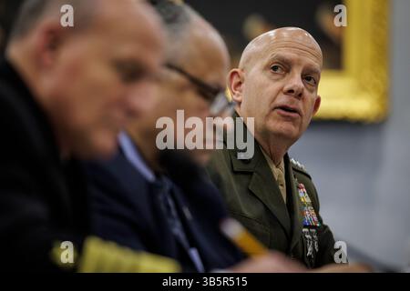18 maggio 2022, Washington, Distretto di Columbia, USA: Il generale David Berger, Comandante del corpo dei Marines, testimonia durante un'audizione della Commissione per gli stanziamenti sottocommissione per la difesa sulla proposta di bilancio per la Marina e il corpo dei Marines degli Stati Uniti per l'anno fiscale 2023 a Washington, DC, il 18 maggio 2022 (immagine di credito: © Samuel Corum/CNP via ZUMA Press Wire) Foto Stock
