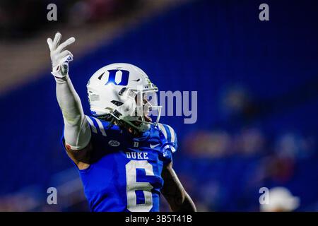 2 settembre 2022: Il wide receiver dei Duke Blue Devils Eli Pancol (6) festeggia dopo un altro touchdown dei Duke Blue Devils nel secondo quarto contro i Temple Owls nel match di NCAA Football al Wallace Wade Stadium di Durham, NC. (Scott Kinser/CSM) (immagine di credito: © Scott Kinser/CSM via ZUMA Press Wire) Foto Stock