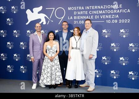 4 settembre 2022, Venezia, Italia: Darren Aronofsky, Hong Chau, Ty Simpkins, Sadie Sink e Brendan Fraser hanno posato al photocall di "The Whale" durante la 79a Mostra Internazionale d'Arte cinematografica di Venezia al Palazzo del Cinema al Lido di Venezia, Italia, il 4 settembre 2022. Foto: Alec Michael (immagine di credito: © Alec Michael via ZUMA Press) Foto Stock