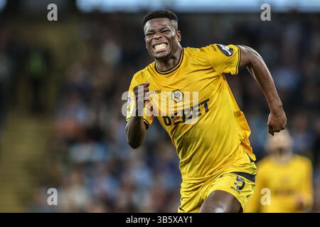 Manchester, Regno Unito. 2 maggio 2025. Marshall Munetsi dei Wolverhampton Wanderers durante la partita di Premier League Manchester City vs Wolverhampton Wanderers all'Etihad Stadium, Manchester, Regno Unito, 2 maggio 2025 (foto di Mark Cosgrove/News Images) a Manchester, Regno Unito il 5/2/2025. (Foto di Mark Cosgrove/News Images/Sipa USA) credito: SIPA USA/Alamy Live News Foto Stock