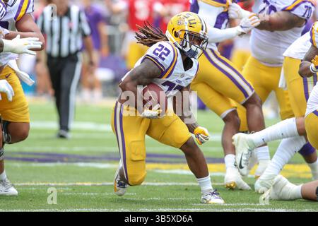 23 aprile 2022: Il running back della LSU Armoni Goodwin (22) corre per un grande guadagno durante la National L Club LSU Football Spring Game al Tiger Stadium di Baton Rouge, LOUISIANA. Jonathan Mailhes/CSM(immagine di credito: © Jonathan Mailhes/CSM via ZUMA Press Wire) Foto Stock