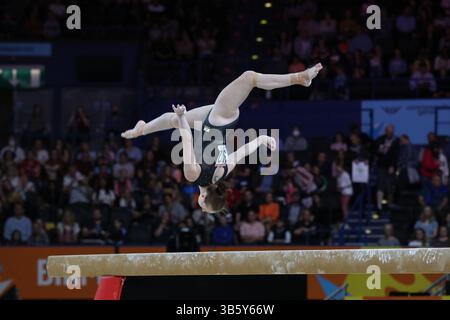 30 luglio 2022, Birminmgham, West Midlands, Inghilterra: TATIANA BACHURINA di Cipro si esibisce sul Balance Beam durante la finale a squadre femminile di ginnastica artistica e le qualifiche individuali durante i Giochi del Commonwealth di Birmingham 2022 all'Arena Birmingham, Inghilterra (immagine di credito: © Mickael Chavet/ZUMA Press Wire) Foto Stock