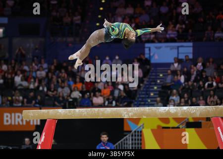 30 luglio 2022, Birminmgham, West Midlands, Inghilterra: DANYELLA RICHARDS della Giamaica si esibisce sul Balance Beam durante la finale a squadre femminile di ginnastica artistica e le qualifiche individuali durante i Giochi del Commonwealth di Birmingham 2022 all'Arena Birmingham, Inghilterra (Credit Image: © Mickael Chavet/ZUMA Press Wire) Foto Stock