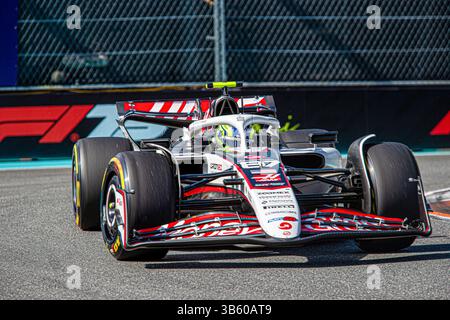 Oliver Bearman (GBR) - Haas F1 Team durante il Gran Premio di Formula 1 Crypto.com di Miami 2025 all'autodromo Internazionale di Miami in Florida, USA, dal 1° al 4 maggio. | Alessio De Marco Avens-Images.com Foto Stock