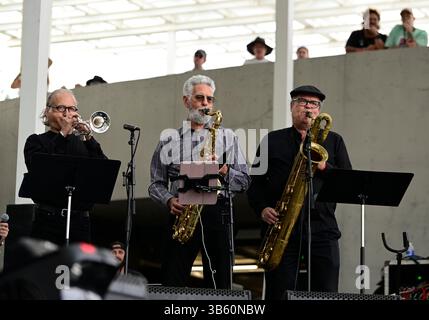 26 aprile 2025: I Texas Horns si esibiscono come parte dell'Antone's 50th Anniversary Allstars durante il 3rd Annual Austin Blues Festival il 26 aprile 2025 al Moody Amphitheater al Waterloo Park di Austin, Texas. (Immagine di credito: © Tom Walko/ZUMA Press Wire) SOLO USO EDITORIALE! Non per USO commerciale! Foto Stock
