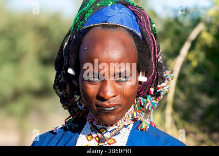 Membri delle tribù nomadi Wodaabe, regione del lago Ciad, Ciad Foto Stock