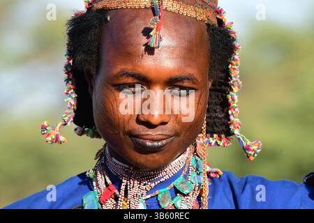 Membri delle tribù nomadi Wodaabe, regione del lago Ciad, Ciad Foto Stock