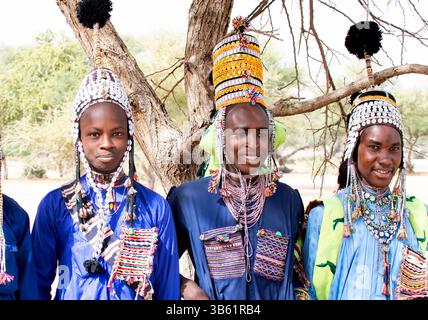 Membri delle tribù nomadi Wodaabe, regione del lago Ciad, Ciad Foto Stock