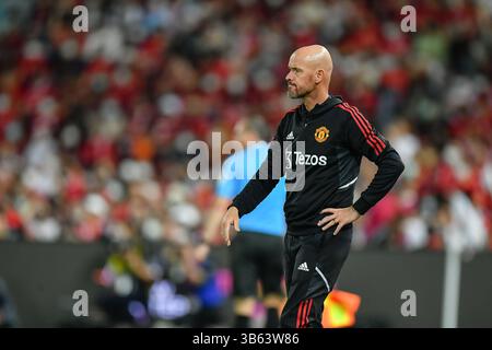 12 luglio 2022, Bangkok, Thailandia: Erik Ten Hag, allenatore del Manchester United, visto durante la partita di calcio pre-stagione contro il Liverpool allo stadio nazionale Rajamangala. (Immagine di credito: © Amphol Thongmueangluang/SOPA Images via ZUMA Press Wire) Foto Stock