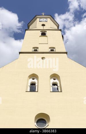 Facciata della torre occidentale della chiesa cittadina di Nossen, Sassonia, Germania, Europa Foto Stock