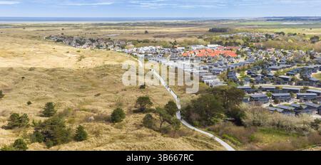 Vista aerea panoramica su un parco di bungalow ad Ameland, Paesi Bassi Foto Stock