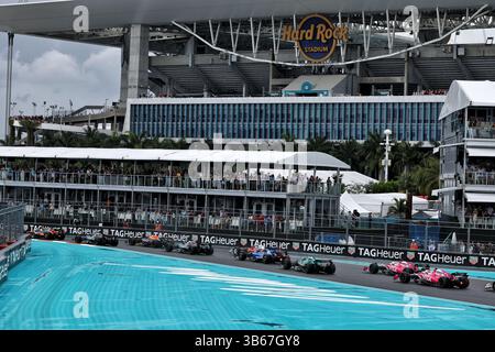 Miami, Stati Uniti. 3 maggio 2025. L'inizio di Sprint. 03.05.2025. Formula 1 World Championship, Rd 6, Miami Grand Prix, Miami, Florida, USA, Sprint e giornata di qualificazione. Crediti: James Moy/Alamy Live News Foto Stock