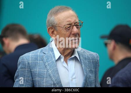 9 gennaio 2022, Miami Gardens, Florida, USA: Il proprietario dei Miami Dolphins Stephen Ross all'Hard Rock Stadium domenica 9 gennaio 2022 a Miami Gardens, Florida. (Immagine di credito: © John McCall/South Florida Sun Sentinel tramite ZUMA Press Wire) Foto Stock