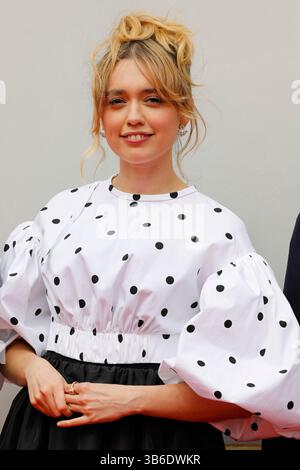 1 settembre 2022, Venezia, Italia: Aimee Lou Wood partecipa alla prima di "Living" durante la 79a Mostra Internazionale d'Arte cinematografica di Venezia al Palazzo del Cinema al Lido di Venezia, Italia, il 1° settembre 2022. Foto: Alec Michael (immagine di credito: © Alec Michael via ZUMA Press) Foto Stock