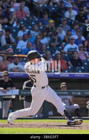 17 settembre 2023: il Colorado Right fielder Hunter Goodman (15) batte il suo primo giocatore della Major League homer durante la partita con i San Francisco Giants e i Colorado Rockies tenutasi al Coors Field di Denver Co David Seelig/Cal Sport medi (immagine di credito: © David Seelig / Cal Sport Media/CSM via ZUMA Press Wire) Foto Stock