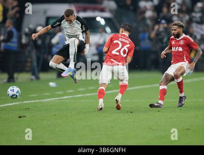 São Paolo, Brasile. 3 maggio 2025. Calcio - Campionato brasiliano 2025 - Corinthians vs Internacional - Stadio Neo Quimica Arena. Bernabei dell'Internacional durante la partita. Crediti: Vilmar Bannach/Alamy Live News. Foto Stock