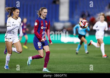 17 gennaio 2024: Caroline Graham Hansen del FC Barcelona in azione durante la Supercoppa spagnola 24, Supercopa de Espana, semifinale 2, partita di calcio femminile giocata tra FC Barcelona Femenino e Real Madrid Femenino all'Estadio de Butarque il 17 gennaio 2024 a Leganes, Madrid, Spagna. (Immagine di credito: © Oscar J. Barroso/AFP7 via ZUMA Press Wire) Foto Stock