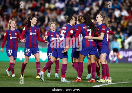 17 gennaio 2024: Salma Paralluelo del FC Barcelona celebra un gol durante la Supercoppa spagnola 24, Supercopa de Espana, semifinale 2, partita di calcio femminile giocata tra FC Barcelona Femenino e Real Madrid Femenino all'Estadio de Butarque il 17 gennaio 2024 a Leganes, Madrid, Spagna. (Immagine di credito: © Oscar J. Barroso/AFP7 via ZUMA Press Wire) Foto Stock