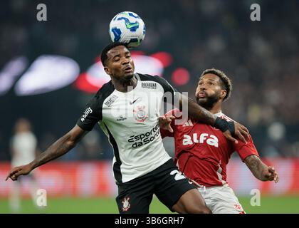 São Paolo, Brasile. 3 maggio 2025. Calcio - Campionato brasiliano 2025 - Corinthians vs Internacional - Stadio Neo Quimica Arena. Cacá di Corinthians durante la partita. Crediti: Vilmar Bannach/Alamy Live News. Foto Stock