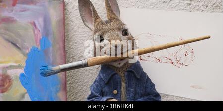 DATA DI USCITA: 9 febbraio 2018 TITOLO: Peter Rabbit STUDIO: Columbia Pictures DIRECTOR: Will Gluck TRAMA: Adattamento del classico racconto di Beatrix Potter di un coniglio ribelle che cerca di intrufolarsi nell'orto di un contadino. PROTAGONISTA: JAMES CORDEN nel ruolo di Peter Rabbit (voce), Domhnall Gleeson nel ruolo di Mr. Jeremy Fisher, Rose Byrneas Bea (immagine di credito: © Columbia Pictures/Entertainment Pictures/ZUMAPRESS.com) Foto Stock