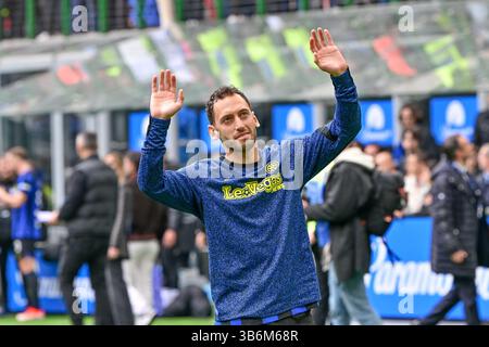 28 aprile 2024, Milano, null, Italia: Milano, Italia. 28 aprile 2024. Hakan Calhanoglu dell'Inter visto dopo la partita di serie A tra Inter e Torino al Giuseppe Meazza di Milano. (Immagine di credito: © Gonzales Photo/Gonzales Photo tramite ZUMA Press) Foto Stock
