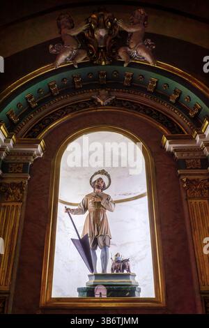 Interno della chiesa parrocchiale di Montanejos, dedicata all'Apostolo Santiago, patrono della città, XVIII secolo, Castello, Comunità Valenciana. Foto Stock