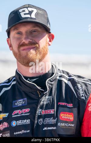 Jeb Burton sale in pista per allenarsi per il BetRivers 200 a dover, DE, USA. (Immagine di credito: © Logan T Arce Action Sports Photo/CSM via ZUMA Press Wire) Foto Stock