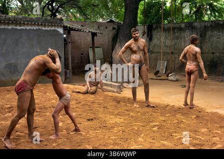Guru Jasram Akhada, palestra di allenamento Kushti, Delhi Foto Stock