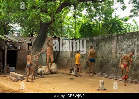 Guru Jasram Akhada, palestra di allenamento Kushti, Delhi Foto Stock