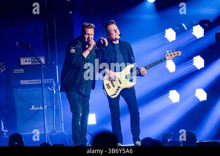 Gary Levox dei Rascal Flatts si esibisce durante l'iHeart Country Festival al Moody Center il 3 maggio 2025 ad Austin, Texas. Foto: Ozzie Bloom/imageSPACE/MediaPunch Foto Stock